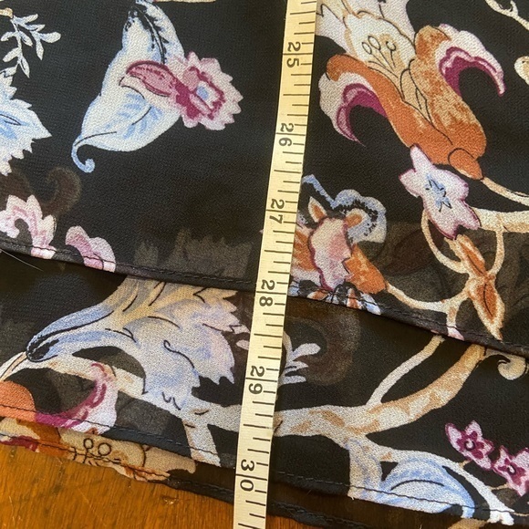 White House black market size medium off shoulder‎ with long angel sleeves - Picture 11 of 12